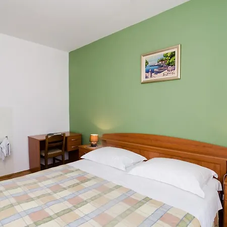 Moretic 3* Orasac